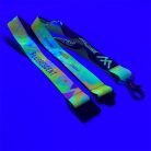 Șnur satinat pentru gât, personalizat 20x900mm - cu imprimare FLUO - cu carabină și cataramă de siguranță detașabilă